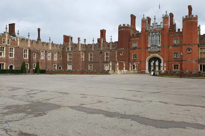 Uncover Royal Secrets: Hampton Court Palace Private Skip-the-Line Tour