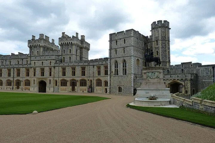 Discover Royal Windsor, Oxford & Cotswolds: A Day of British History