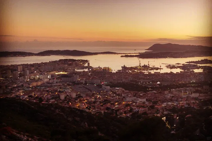 Toulon Port & Old City Guided Tour: Discover Provence!