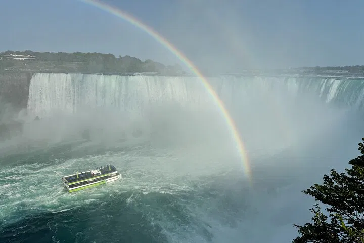 Niagara Falls Luxury Tour: Toronto Hotel Pickup Included!