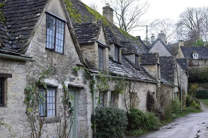 Cotswolds Unveiled: A Luxurious Private Day Tour from London