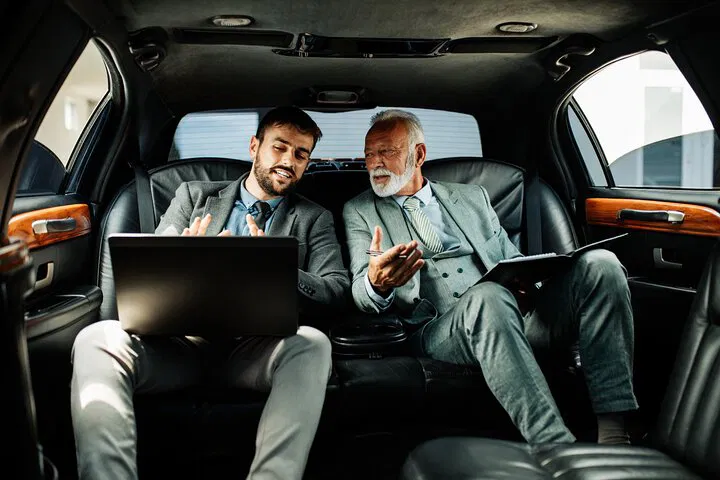 Luxury Private Transfer: Springfield & Reagan Airport - Travel in Style!