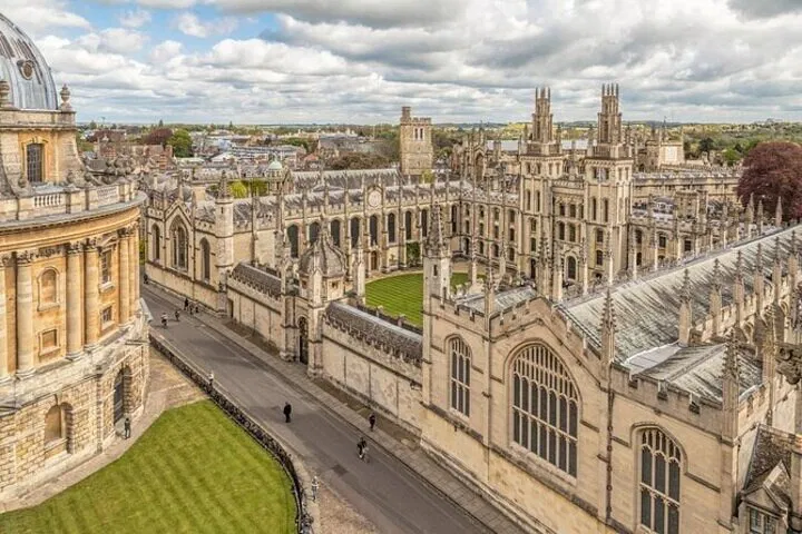 Stress-Free Airport Transfers: Oxford to Birmingham with a Touch of Local Insight