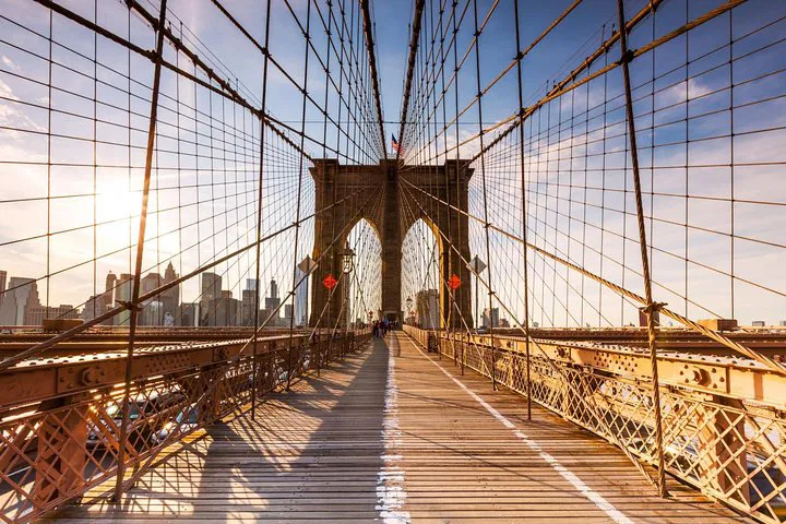 Brooklyn Bridge Sunset Tour: Walk, Views & History!