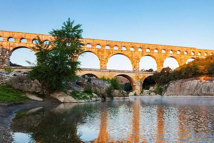 Provence Tour: See 7 Highlights from Avignon!