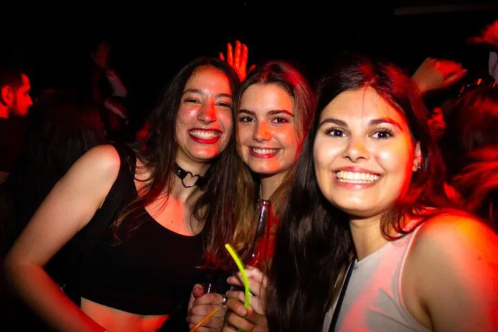 Paris Pub Crawl: Skip Lines & Party Like a Local!