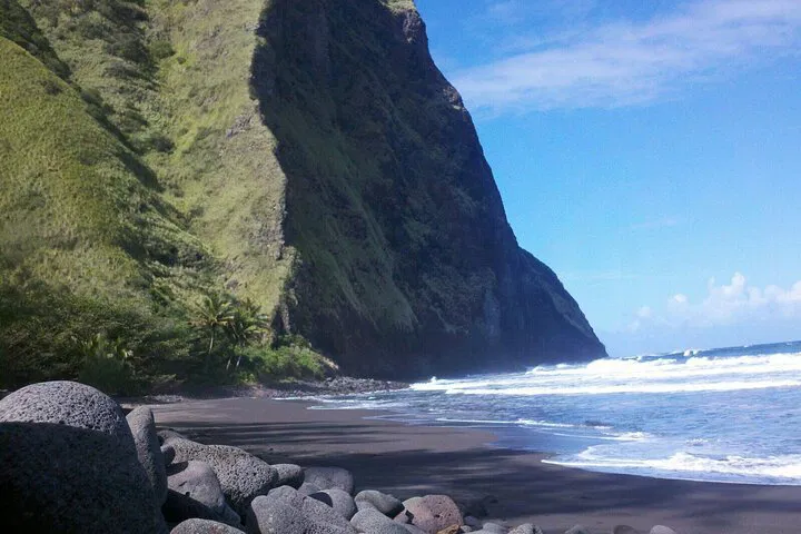Oahu's Ultimate Circle Island Adventure: A Maui Day Trip!