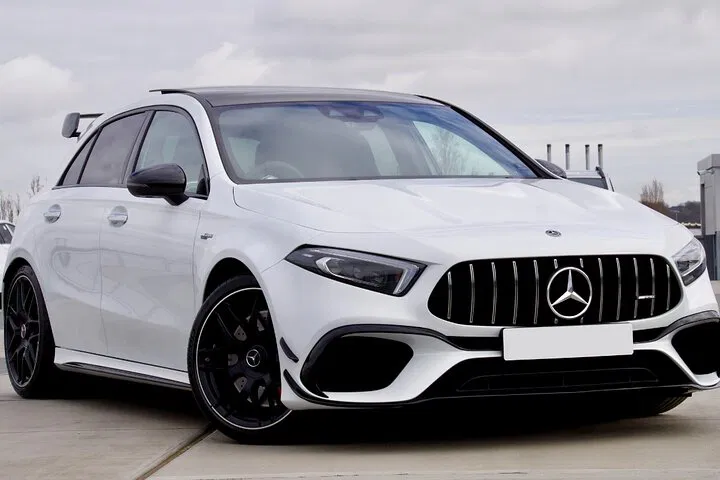 Stress-Free Glasgow Airport Transfer: Luxury & Comfort Await