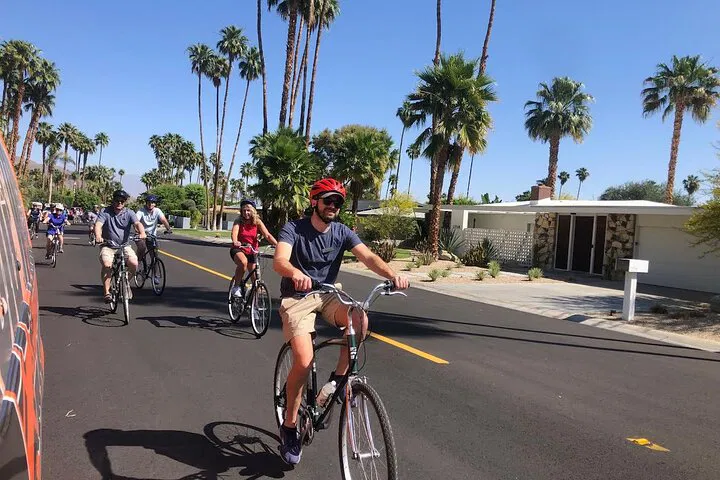 Palm Springs: Celebrity Bike Tour of Movie Star Homes