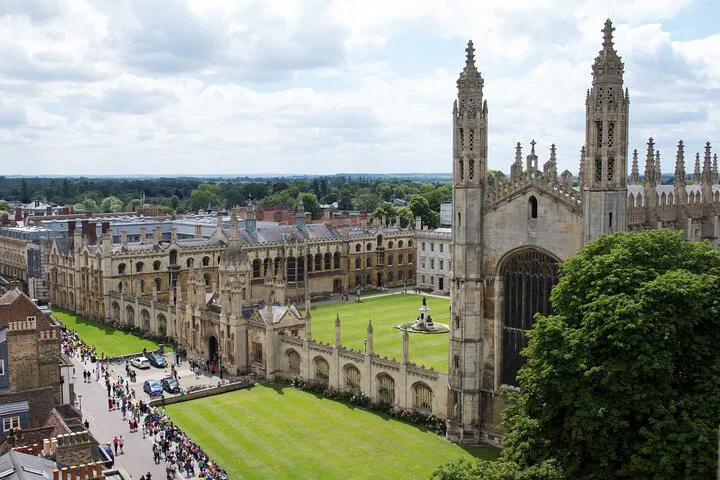 Cambridge Family Adventure: Uncover History on Foot!