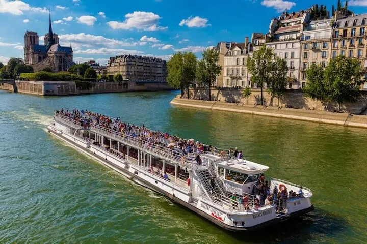 Seine River Cruise: Discover Paris' Iconic Landmarks
