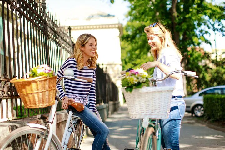 Paris Food Tour: Bike & Bites on Two Wheels!