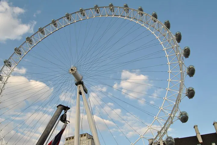 London's Landmarks: A Chauffeur-Driven Private Tour