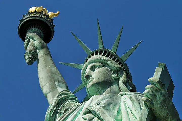 NYC History Unveiled: Private Tour of Downtown, 9/11 Memorial, and Iconic Landmarks