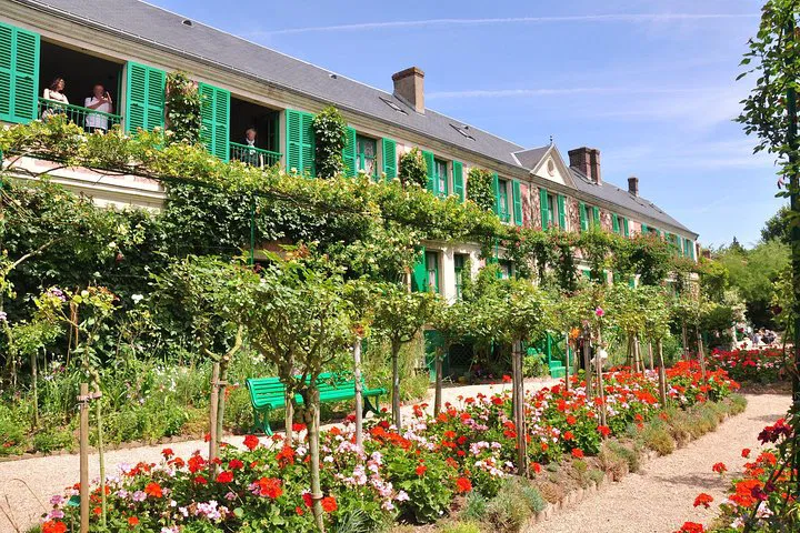 Giverny Small Group Tour: Monet's Art & Nature Escape