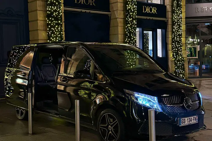 Paris Airport Transfer: Private, Up to 7 People