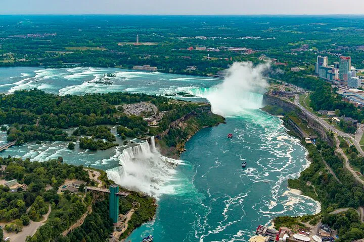 Niagara Falls & Toronto: A 3-Day Whirlwind Adventure!