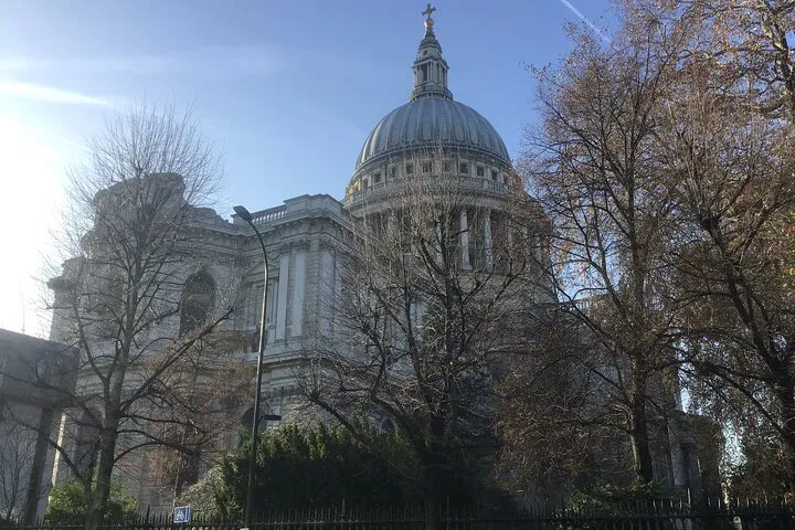 Angels of Postmans Park: Private London Hero Walking Tour