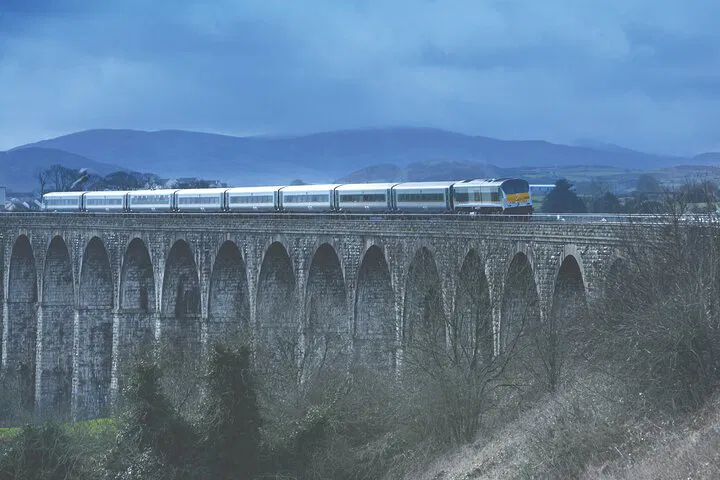 Grand Rail & Ferry Adventure: Dublin, Belfast & Giant's Causeway from London