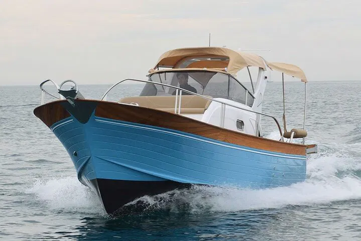 Cinque Terre Luxury Boat Tour: Unforgettable Coastal Adventure with Lunch