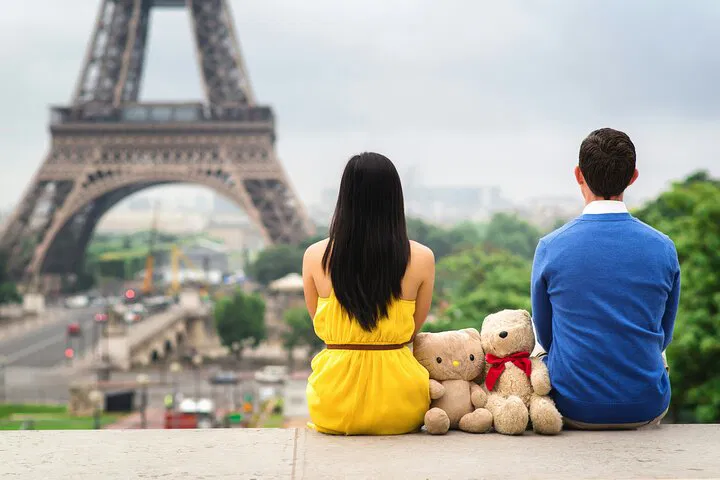 Eiffel Tower Summit: Reserved Access Small Group Tour