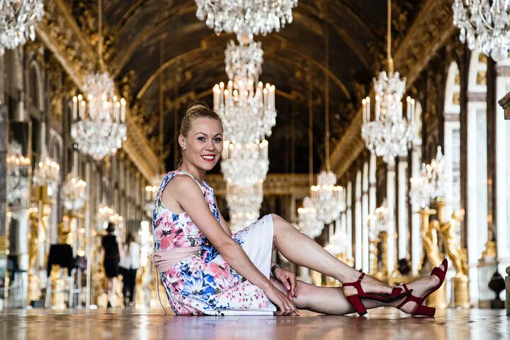 A Royal Day: Unveiling Versailles' Grandeur with an Expert