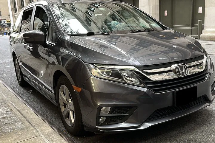 Stress-Free NYC Airport Transfers: Private & Professional