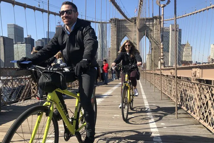 Brooklyn Bridge Bike Adventure: Waterfront Views & City History!