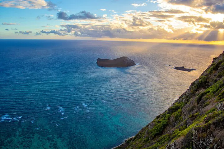 Discover Oahu's Hidden Gems: A Personalized Island Tour!