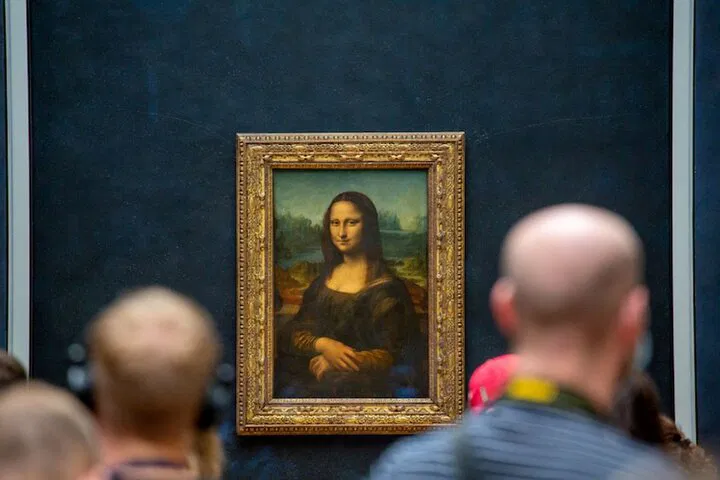 Louvre Museum Small Group Tour: Priority Access