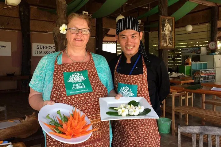 Unleash Your Inner Artist: Fruit & Vegetable Carving Class in Koh Lanta