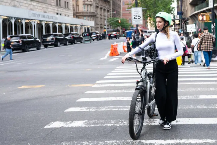 Central Park E-Bike Adventure: Explore NYC's Iconic Landmark Effortlessly!