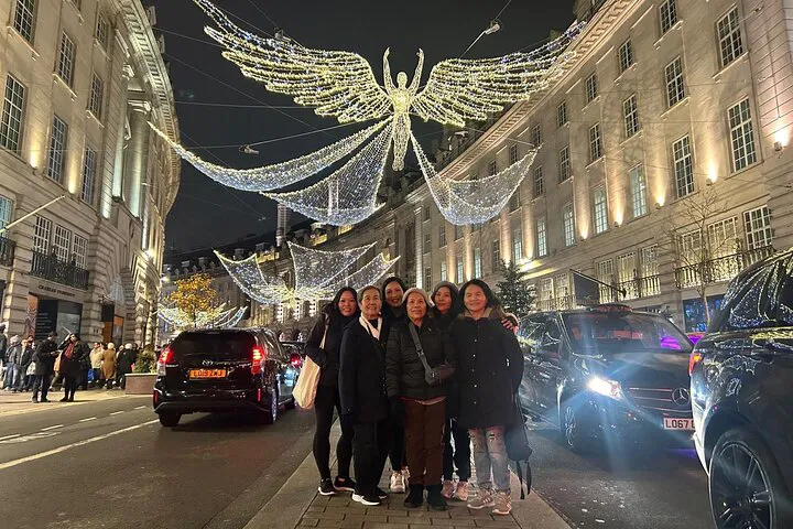 Dazzling London Christmas Lights: A Private Black Cab Festive Journey