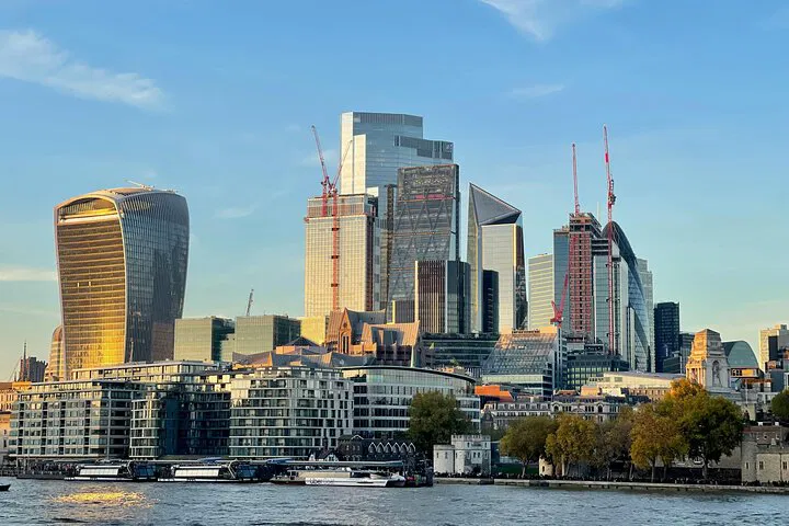 London's Modern Marvels: Guided Architecture Walking Tour