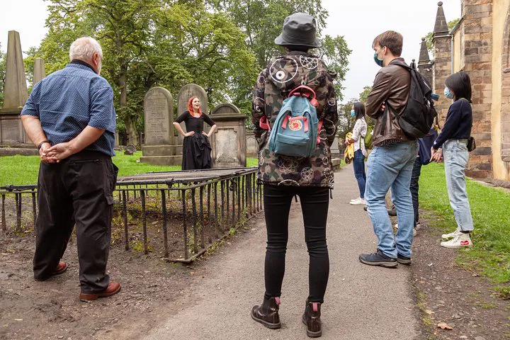 Edinburgh Haunted Vaults & Graveyard Tour