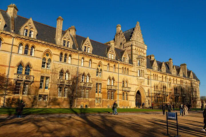 Oxford's Top 10: Guided Tour with Divinity School & New College
