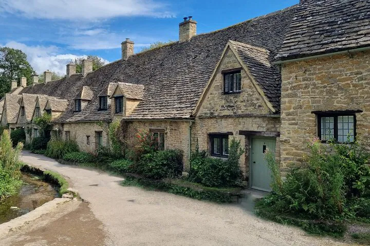 Cotswolds Tour: Stratford to London Transfer