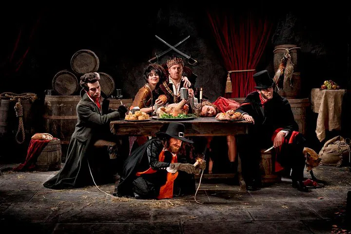 London's Top 30 Sights & Dungeon Thrills: A Walking Adventure!
