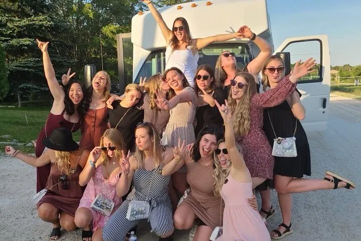 Niagara Wine Tour from Toronto: Tastings & Fun!