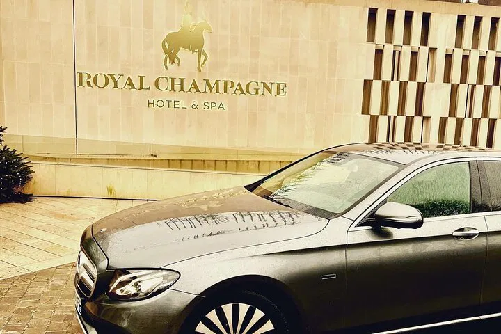 Stress-Free Paris Arrival: Private Airport Transfer to Reims/Epernay