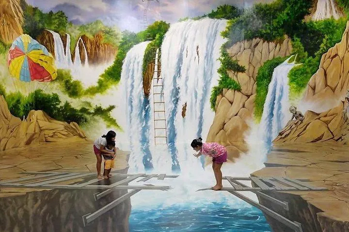 Phuket Trickeye Museum: Dive into Deceptive Fun!