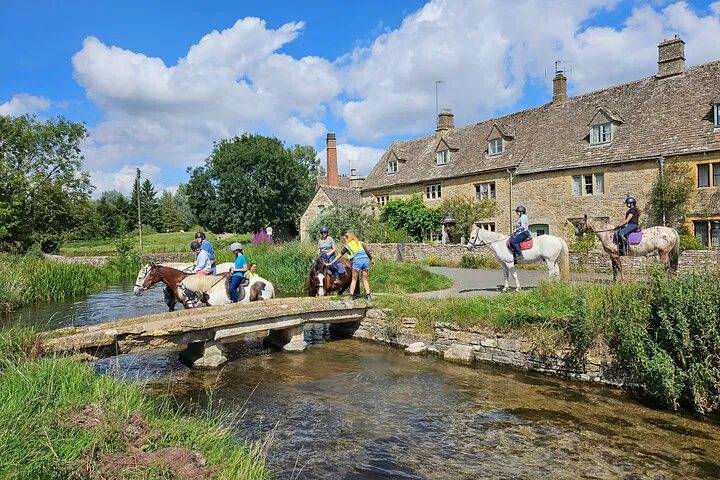 Uncover the Cotswolds: A Personalized Private Day Tour from Winchester