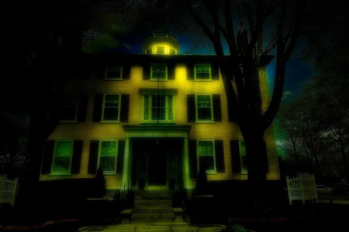 Kennebunkport Ghost Tour: Haunted History Awaits!