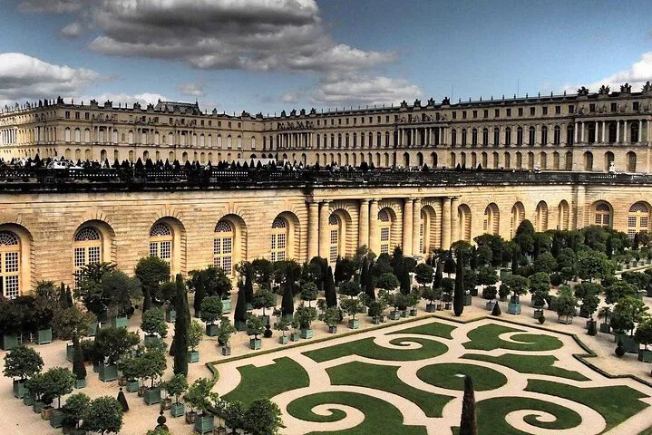 Unlock Versailles: Immersive Palace Exploration with Audio Guide
