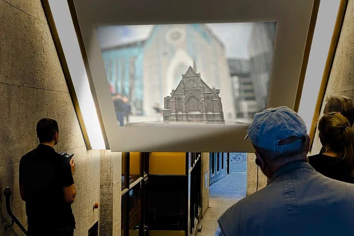 Leipzig Night Tour 2.0: Multimedia History Adventure!