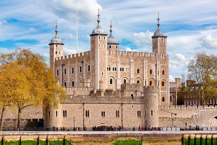 Royal History & Rickshaw Ride: An Unforgettable London Adventure!