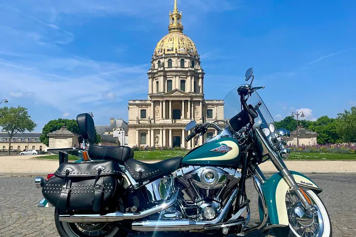 Paris Vintage Motorcycle Rental: Ride in Style!