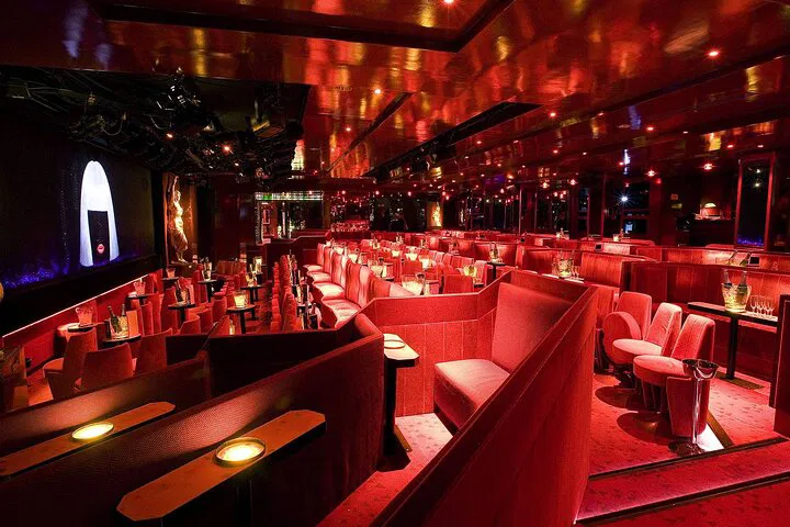 Paris in a Day: Cabaret, Cruise & Private Luxury