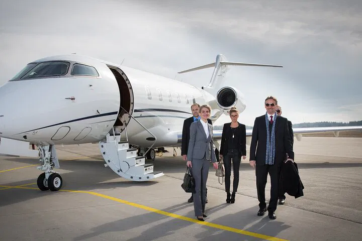 Luxury Airport Transfers: Private Lorton & Dulles Chauffeur Service