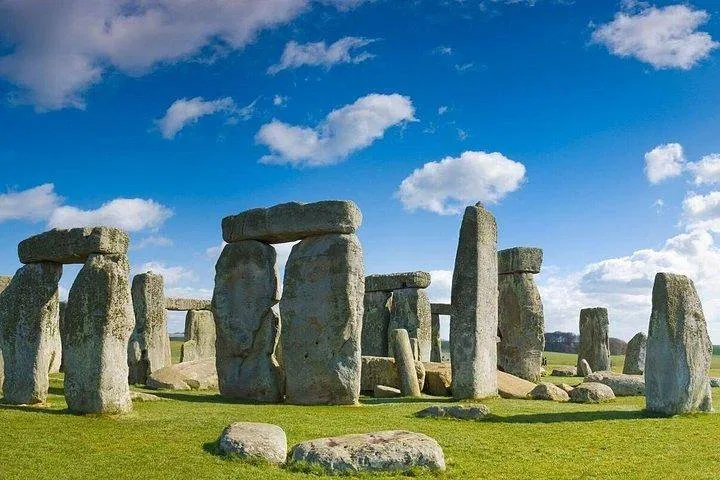 Uncover Ancient Wonders: Private Day Trip to Winchester, Stonehenge & Salisbury